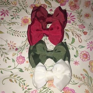 Milan’s Christmas Inspired Bow Set